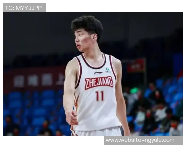 余嘉豪的成长之路:从青涩少年到篮球场上的耀眼明星